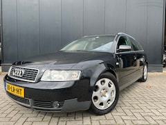 Audi A4 Avant - 3.0 4wd Exc Aut/Leer/Navi/Dakje/GehOnderh