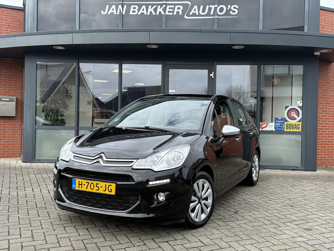 Citroën C3 - 1.2 VTi Collection Plus ✅ MOTOR VERVANGEN ✅Trekhaak ✅ Nieuwe APK ✅ - AutoWereld.nl