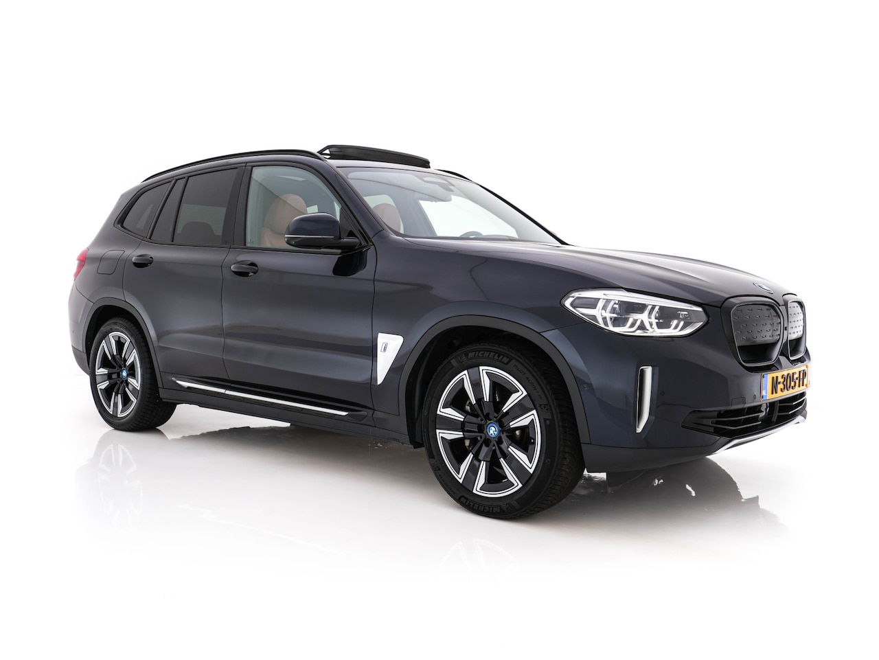 BMW iX3 - High Executive 80 kWh [ 3-Fase ] {SOH-98%} (INCL-BTW) Aut. *PANO | LEATHER | HARMAN/KARDON - AutoWereld.nl