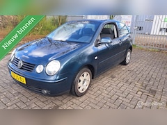 Volkswagen Polo - 1.4-16V Highline