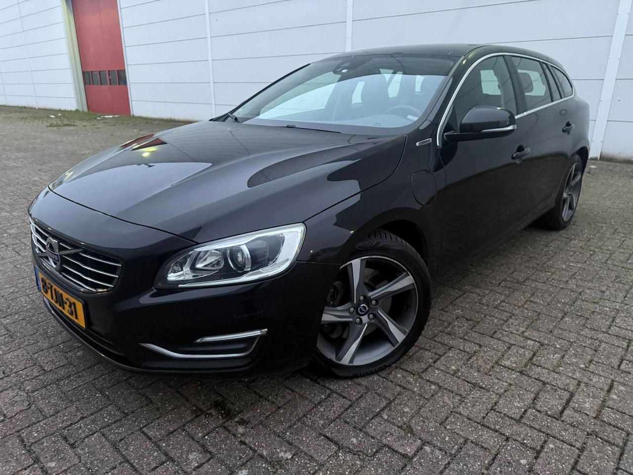 Volvo V60 - 2.4 D6 AWD Plug-In Hybrid Summum 2.4 D6 AWD Plug-In Hybrid Summum - AutoWereld.nl