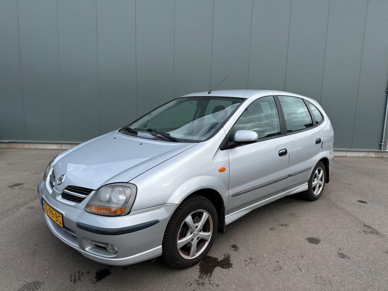 Nissan Almera Tino - 1.8 Acenta AUTOMAAT | AIRCO ! - AutoWereld.nl