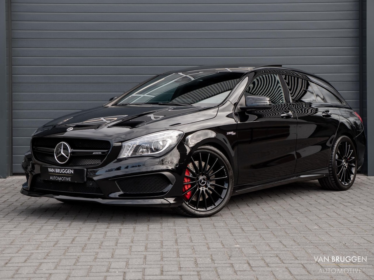 Mercedes-Benz CLA-klasse Shooting Brake - AMG 45 4MATIC Pano Schaalstoelen HK Keyless - AutoWereld.nl
