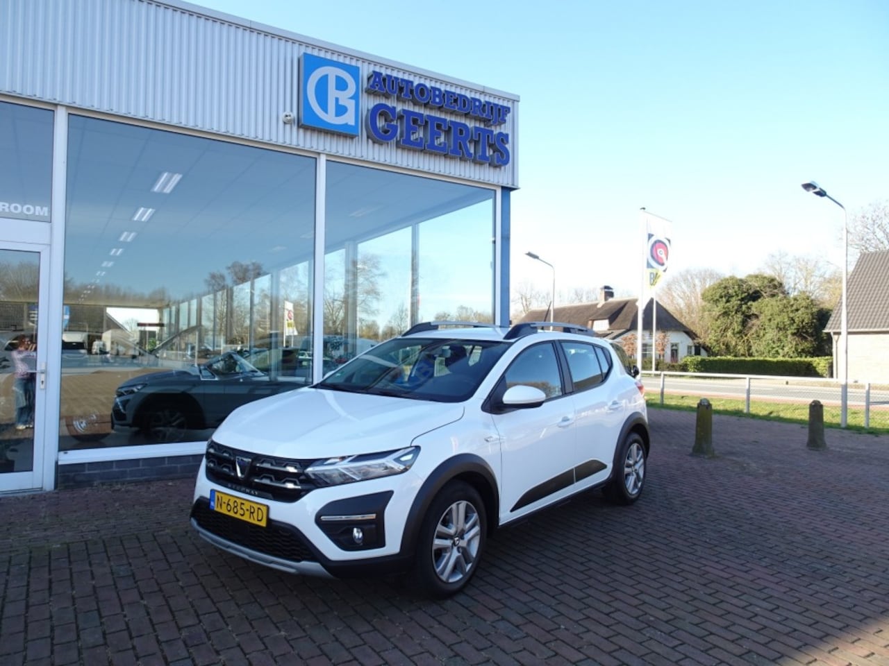Dacia Sandero Stepway - Stepway 1.0 TCE Bi-Fuel Essential Navi/Apple carplay/PDC/Airco - AutoWereld.nl