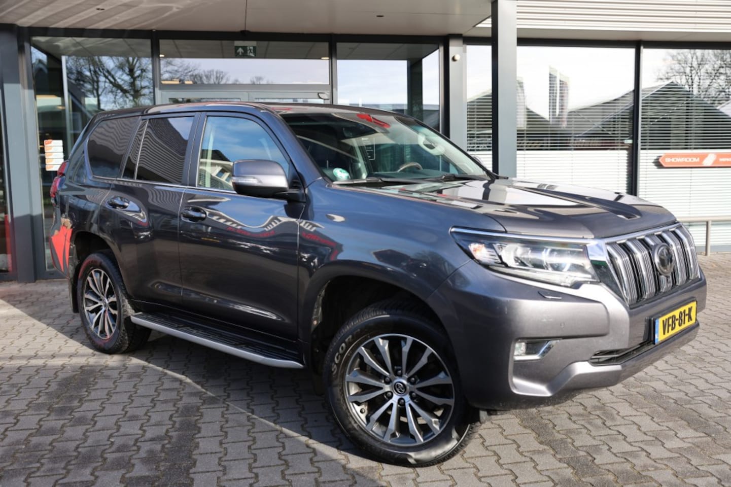 Toyota Land Cruiser 150 - 2.8 D-4D 5DRS EXECUTIVE A/T VAN - AutoWereld.nl