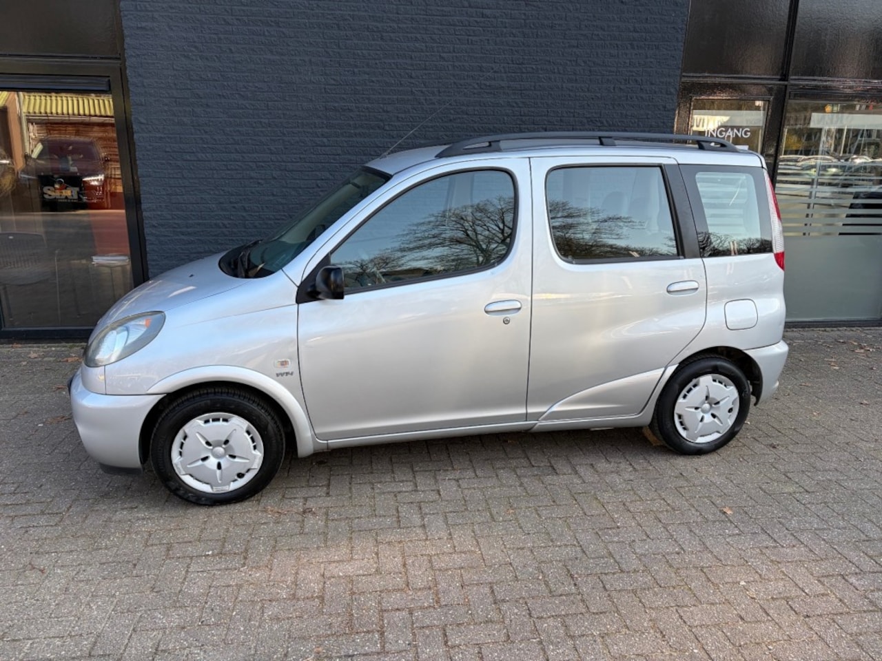 Toyota Yaris Verso - 1.3-16V VVT-i Luna 1.3-16V VVT-i Luna - AutoWereld.nl