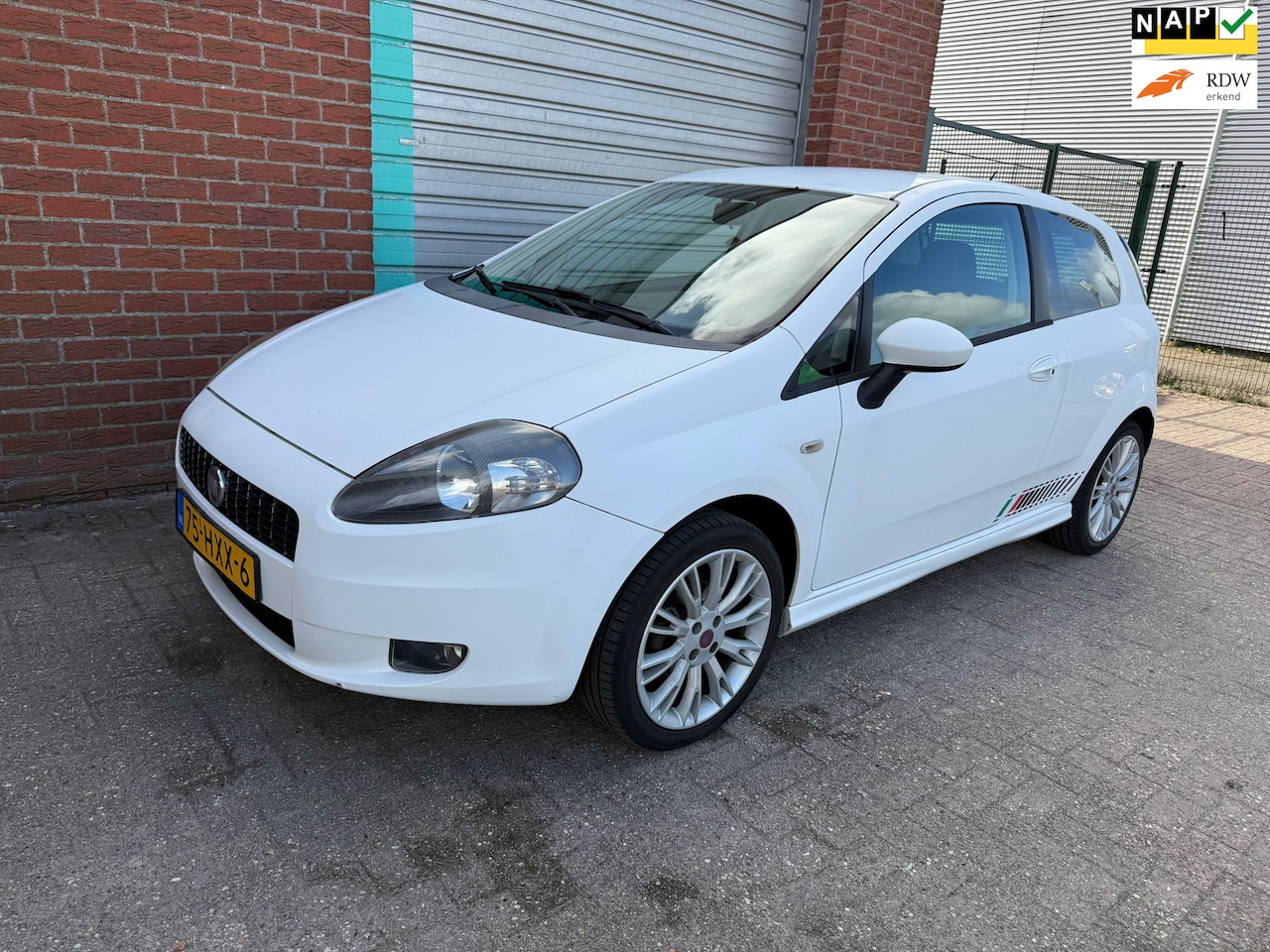 Fiat Grande Punto - 1.4 NeroBianco Bj:2009 NAP! - AutoWereld.nl