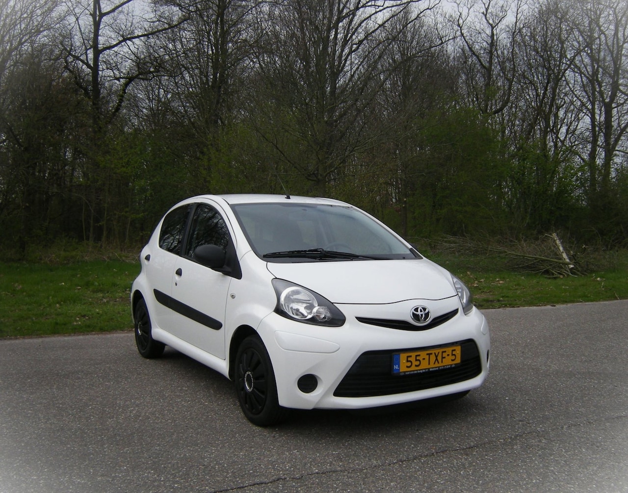 Toyota Aygo - 1.0 VVT-i Access . 5 Deurs . weinig km . eerste eigenaar . nette auto . - AutoWereld.nl