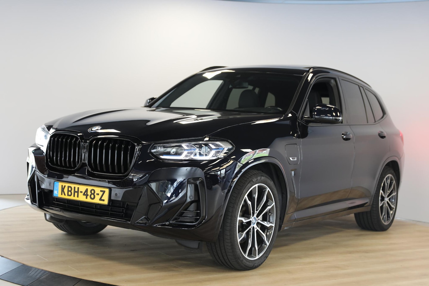 BMW X3 - xDrive30e High Executive M-Sport | Schuif- opendak | Leer | Dealeronderhouden - AutoWereld.nl