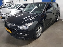 Hyundai i30 - 1400i 16V 5 DEURS AIRCO LM VELGEN