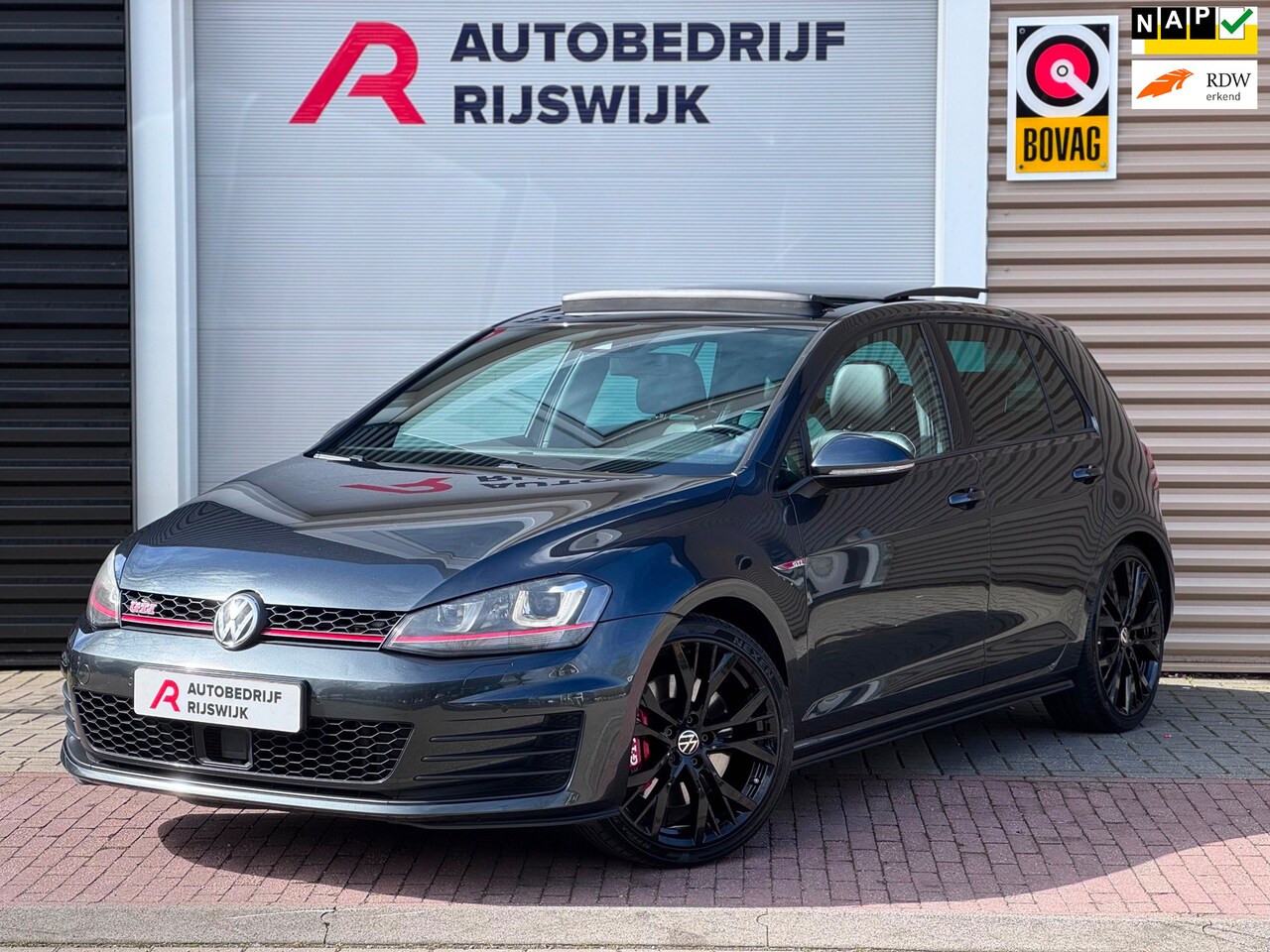 Volkswagen Golf - 2.0 TSI GTI Performance Pano/Leer/Camera - AutoWereld.nl