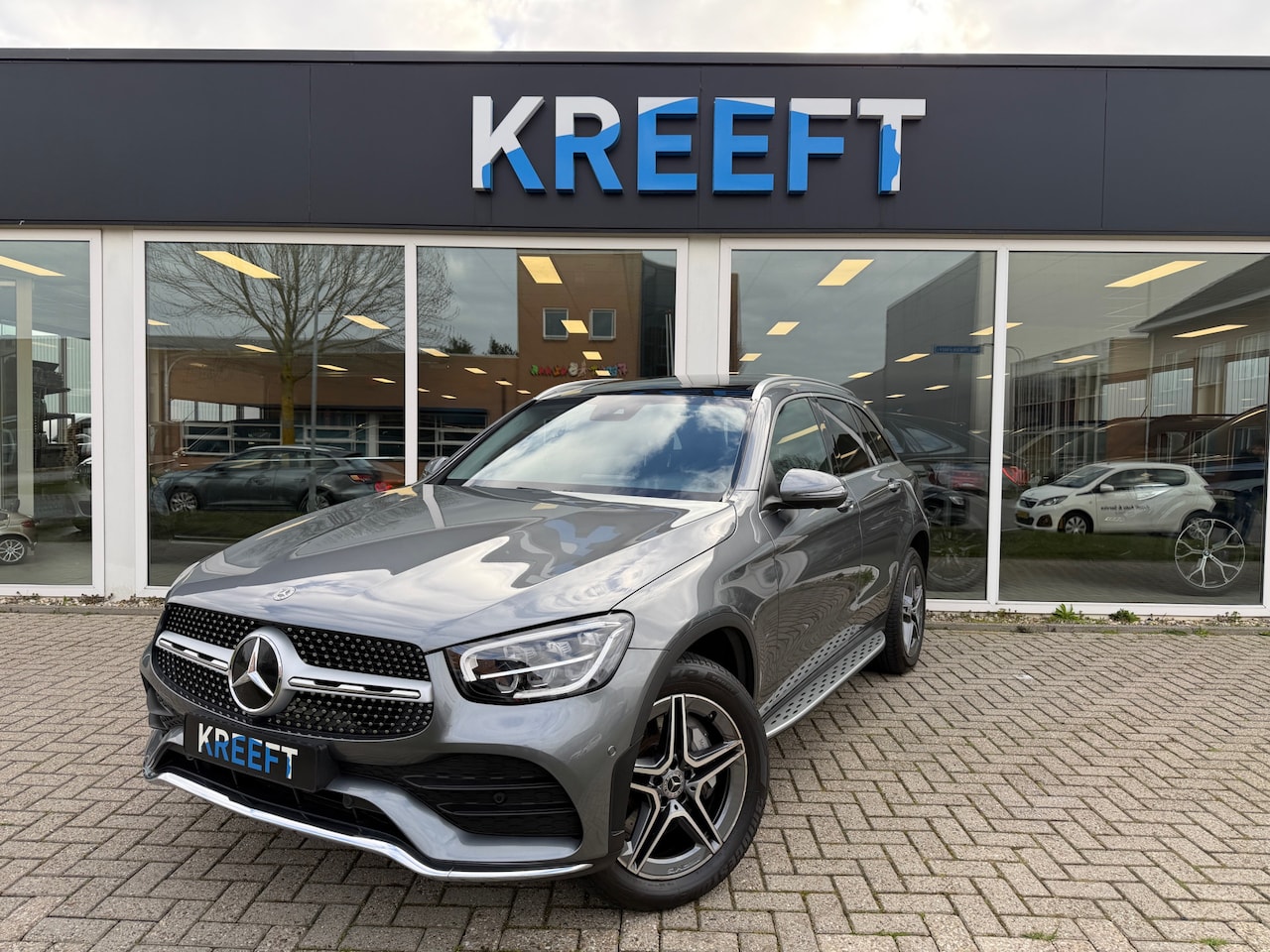 Mercedes-Benz GLC-klasse - 300e 4MATIC AMG Digitaal | Pano - AutoWereld.nl