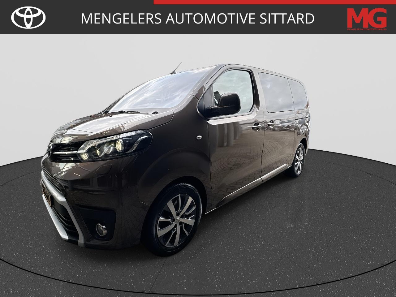 Toyota ProAce Verso - 1.5 D-4D Dynamic Medium | Rijklaar | 8-Persoons | Info: 06-11738929 | PDC | PANO | NAVI - AutoWereld.nl