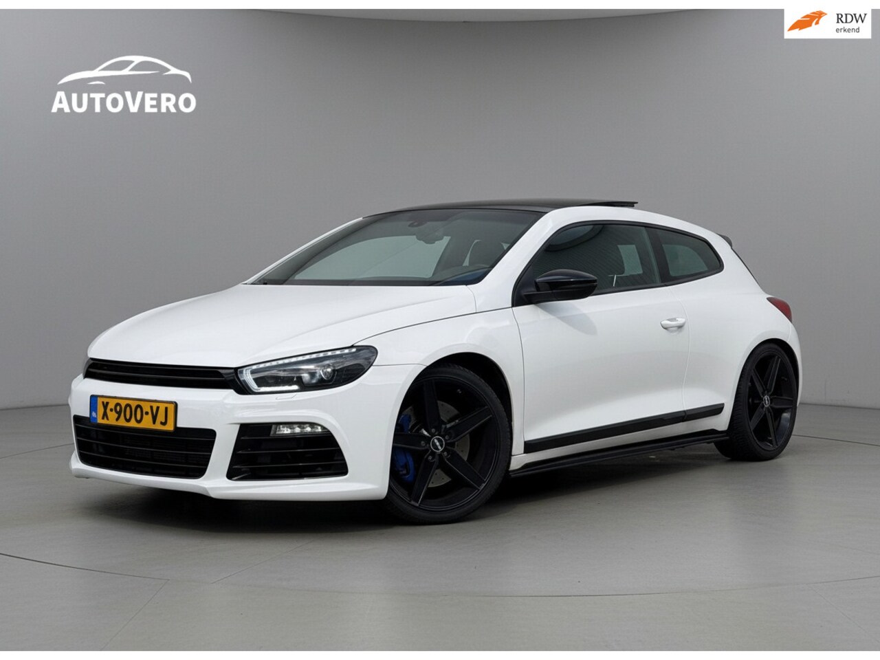 Volkswagen Scirocco - 2.0 TSI R-line|Pano|Dynaudio|BullX Uitlaat|Nieuwe ketting - AutoWereld.nl