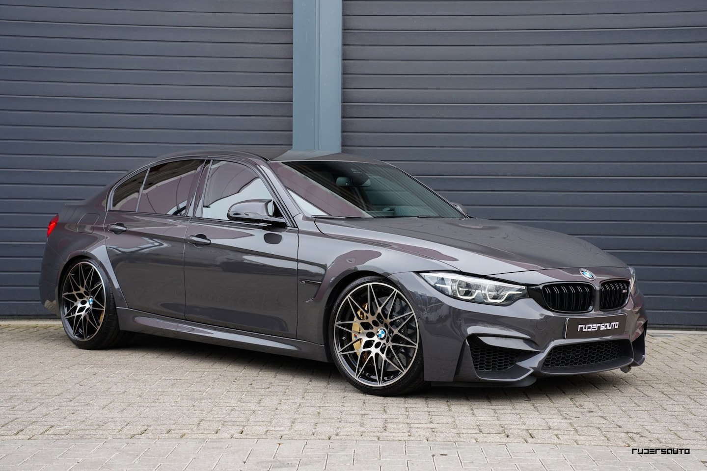 BMW M3 - Competition DCT | KW V3 | Akrapovic | Keramisch | Org. NL | Glascoating | Individual Grau - AutoWereld.nl