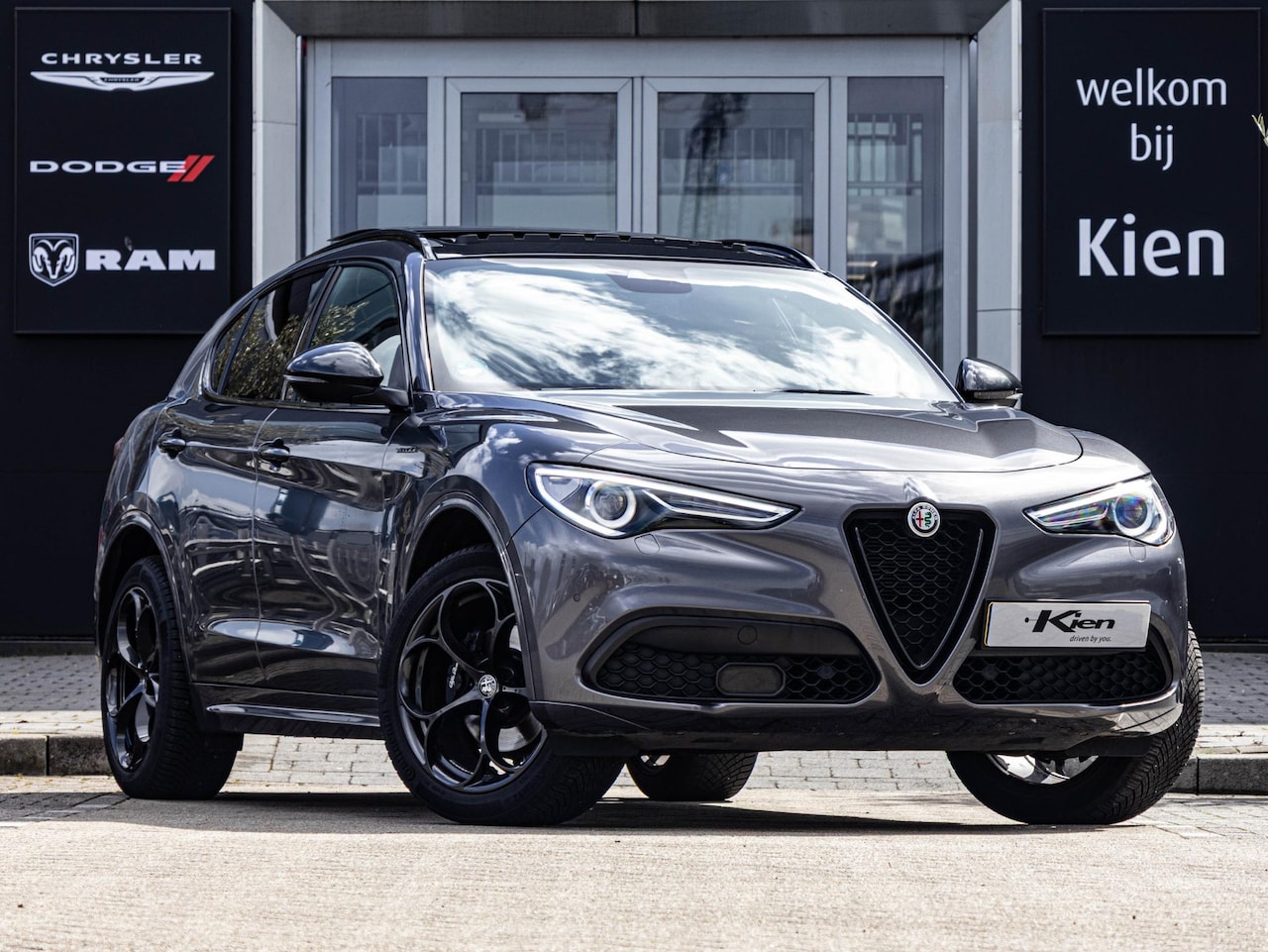 Alfa Romeo Stelvio - 2.0 T AWD B-Tech 280pk Q4 | Pano-dak | Lederen bekleding | H&K | - AutoWereld.nl