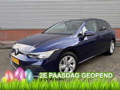 Volkswagen Golf - 1.5 TSI Life | Camera | Lounge Pakket | Extra Getint Glas Achter | Apple Carplay/Android A