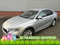 Skoda Octavia - 1.0 e-TSI Business Edition | 1e Eigenaar | Automaat | Virtual Cockpit | Sfeerverlichting |