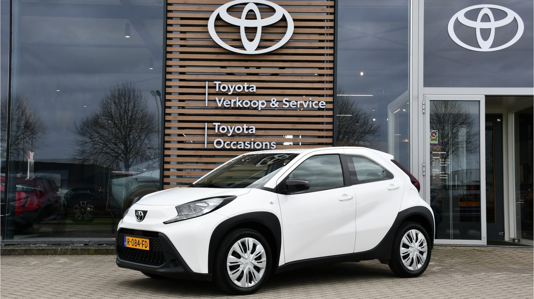 Toyota Aygo X - 1.0 VVT-i MT Play 5-deurs 72pk | Airco | Cruise control adaptief | BTW-auto | - AutoWereld.nl