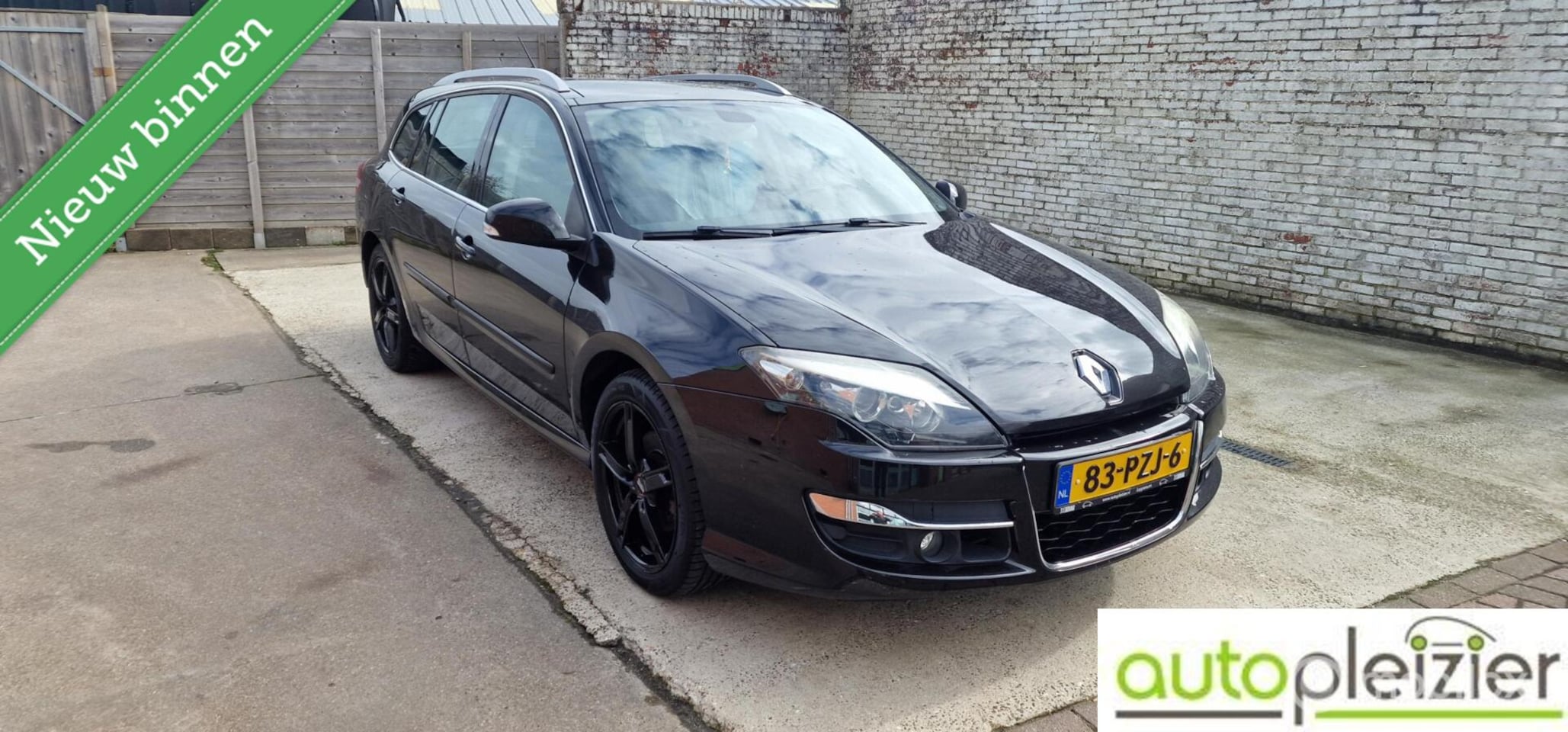 Renault Laguna Estate - 2.0 Dynamique|BOSE|Navi|18"|Clima|trekhaak - AutoWereld.nl