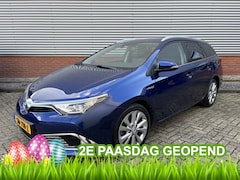 Toyota Auris Touring Sports - 1.8 Hybrid Executive | Dealer onderhouden | Automaat | Stoelverwarming | Navigatie | Camer