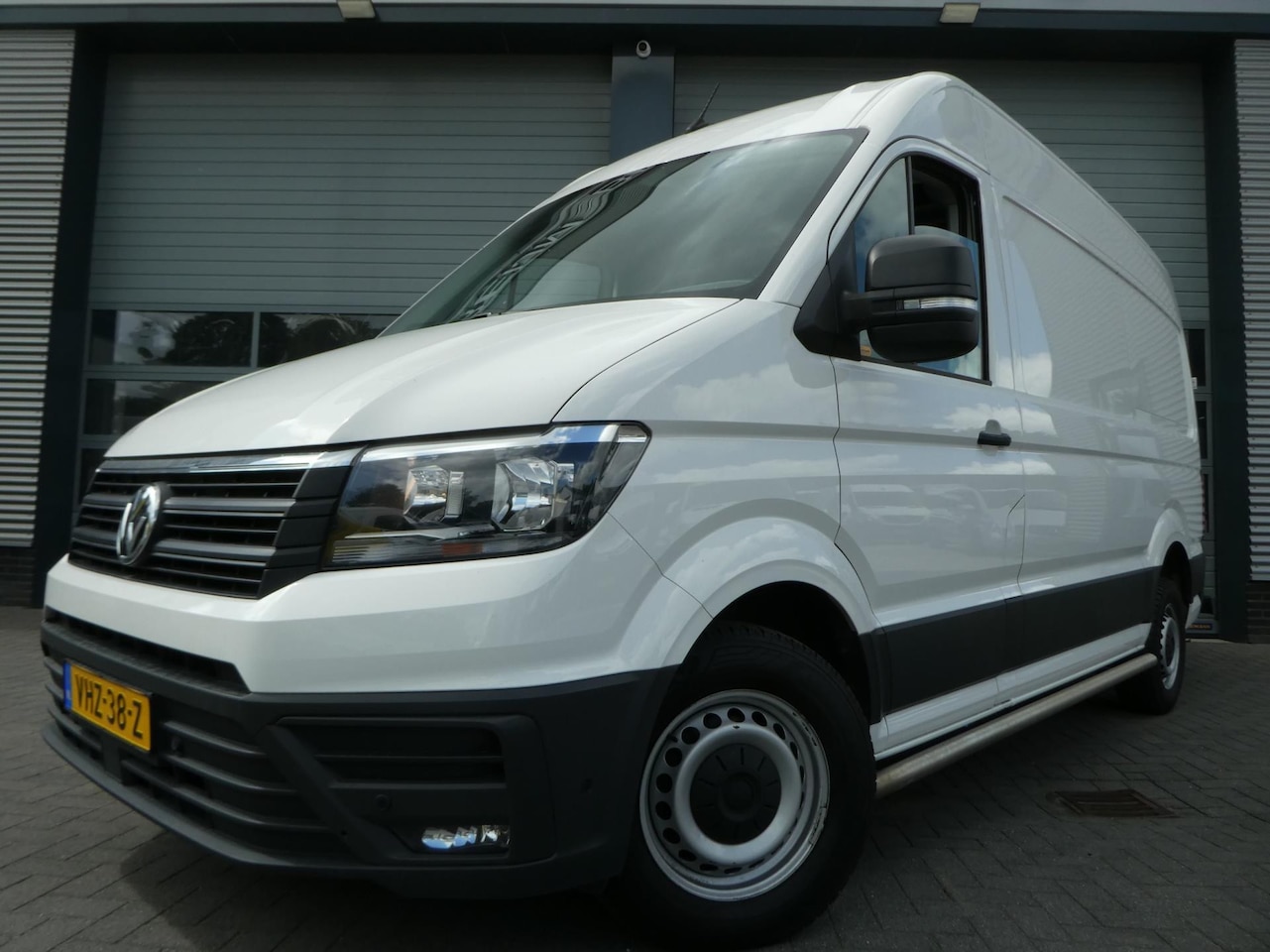 Volkswagen Crafter - 35 2.0 TDI L3H3 (L2H2) Airco, Camera, Trekhaak, - AutoWereld.nl