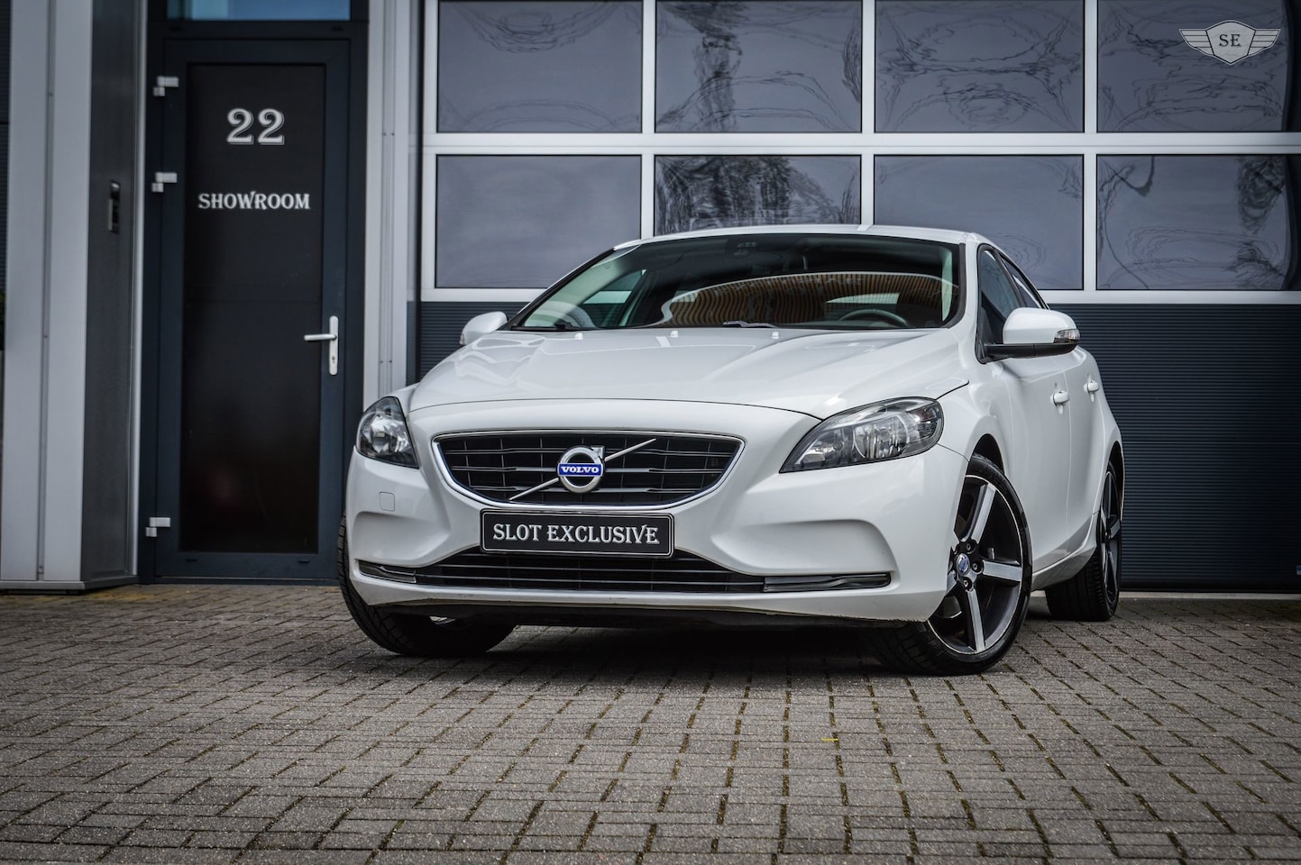 Volvo V40 - 1.6 T4 Kinetic|CAMERA|CRUISE CONTROL|2e EIGENAAR|TREKHAAK - AutoWereld.nl