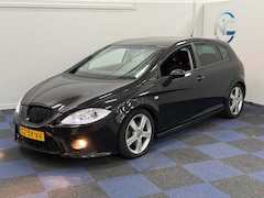 SEAT Leon - 2.0 TFSI Sport-up / VERLAAGINGSET / INRUILKOOP / RIJDT SCHAKELD GOED