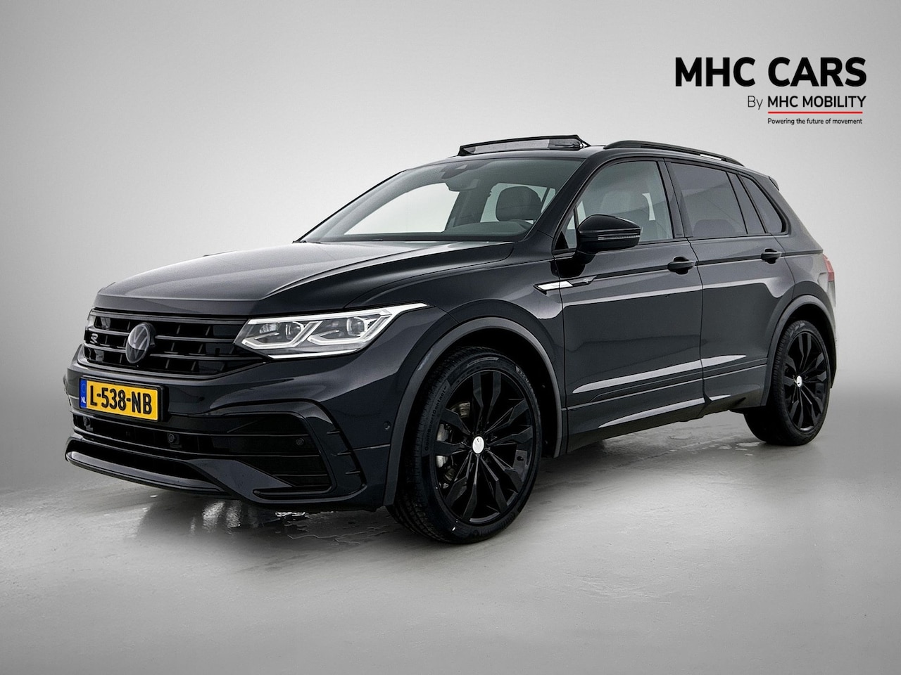 Volkswagen Tiguan - 1.5 TSI R-Line | Trekhaak | R-Line | Black Style | Schuif/Kanteldak | - AutoWereld.nl