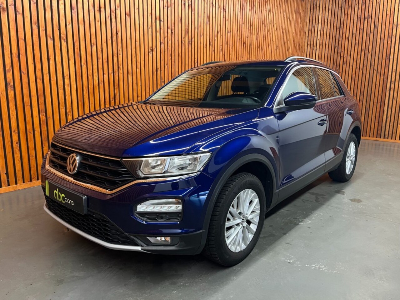 Volkswagen T-Roc - 1.5 TSI STYLE AUTOMAAT  NAVIGATIE AIRCO - AutoWereld.nl