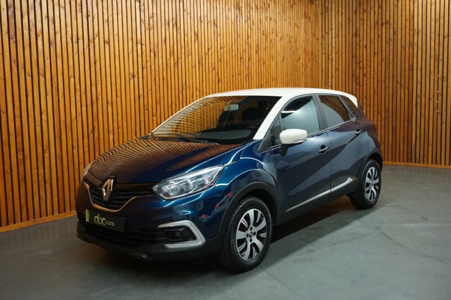 Renault Captur - 0.9 TCE ZEN Airco / Navigatie - AutoWereld.nl