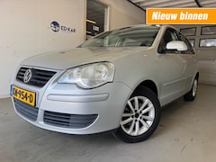 Volkswagen Polo - 1.4-16V Comfortline 5DRS AUT AIRCO APK RIJDT GOED