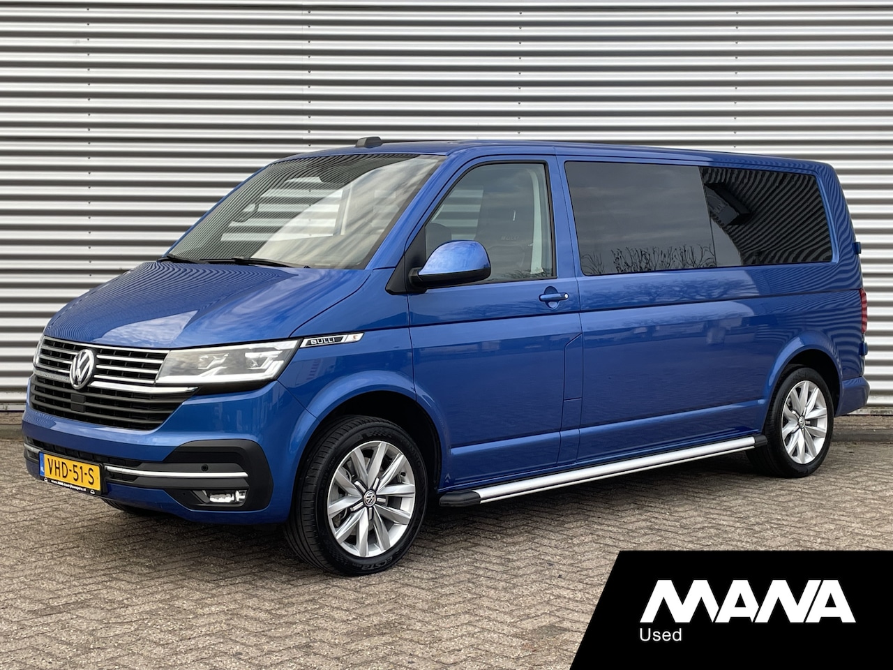 Volkswagen Transporter - 2.0TDI L2H1 199PK DC BULLI Automaat Lederen bekleding Camera Cruise Airco Stoelverwarming - AutoWereld.nl