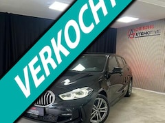 BMW 1-serie - 1-serie 118i High Executive M Sport Pakket Automaat / Stoelverwarming / DAB / Parkeersenso