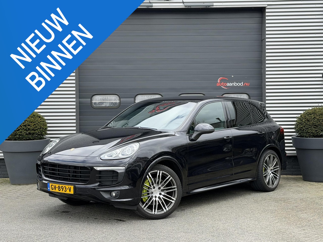Porsche Cayenne - 3.0 S E-Hybrid Sport Chrono | Camera | Luchtvering | Stoelverwarming | Navigatie | Privacy - AutoWereld.nl