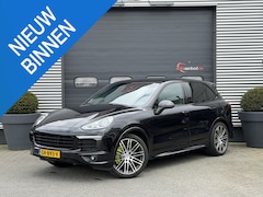 Porsche Cayenne - 3.0 S E-Hybrid Sport Chrono | Camera | Luchtvering | Stoelverwarming | Navigatie | Privacy