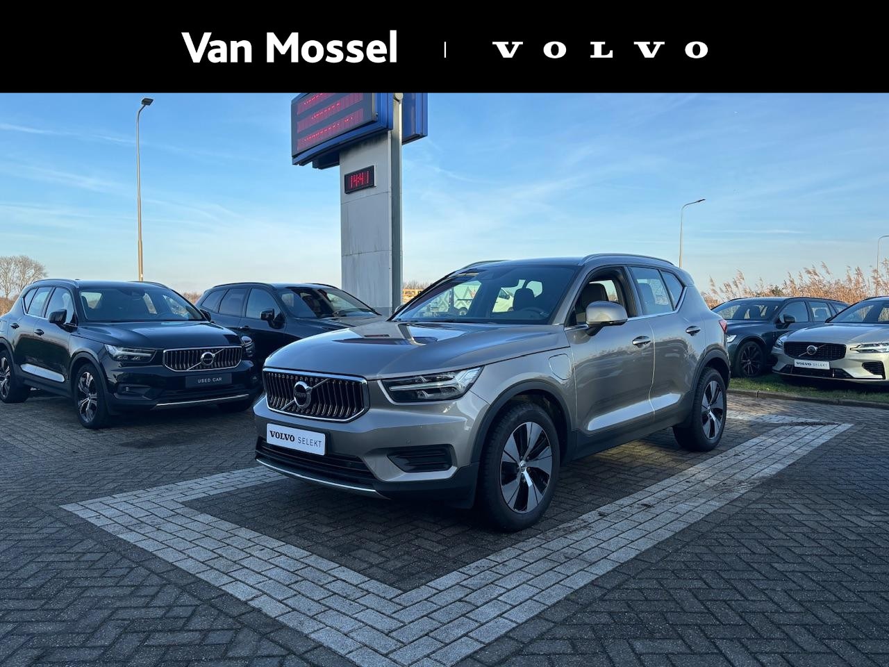 Volvo XC40 - T4 Recharge Inscription Expression | Automaat - AutoWereld.nl