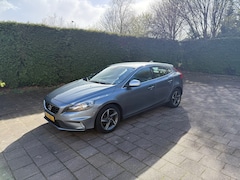 Volvo V40 - 2.0 D2 r desing