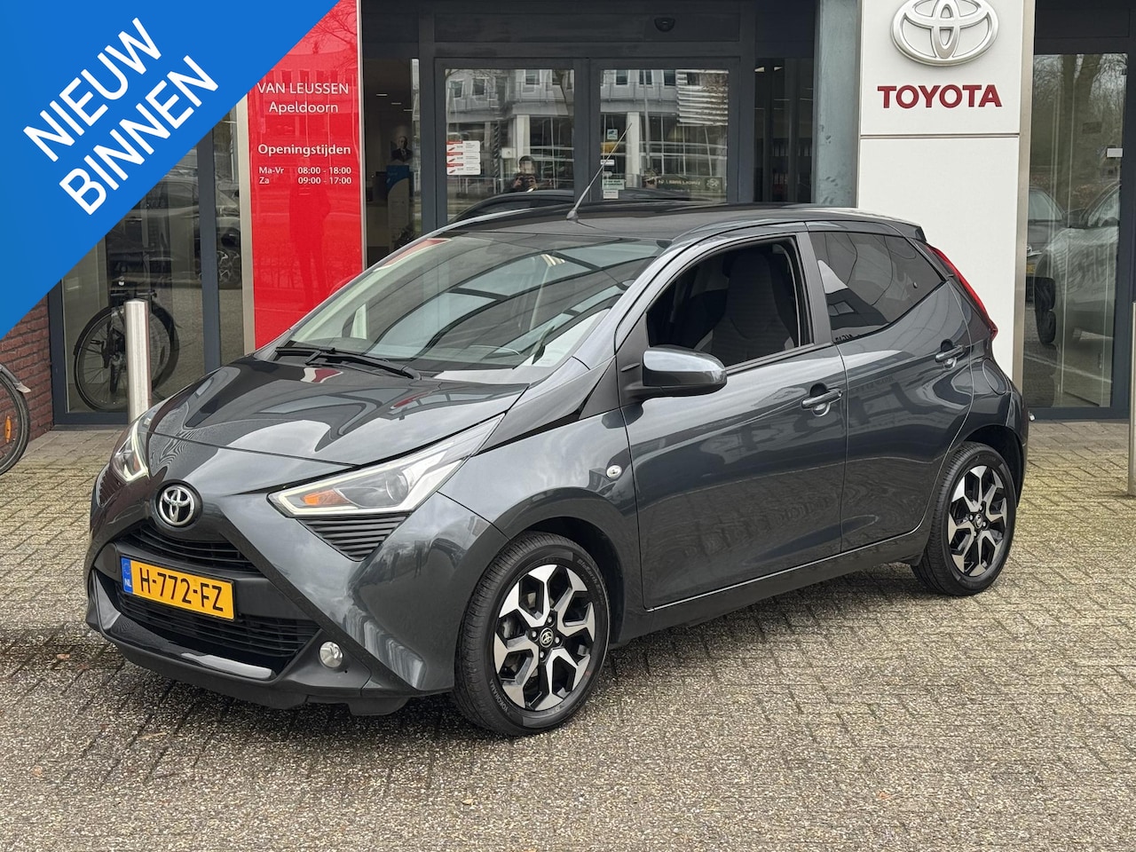 Toyota Aygo - 1.0 VVT-i X-JOY APPLE/ANDROID CLIMA LM-VELGEN CAMERA BLUETOOTH PRIVACY-GLASS LED NL-AUTO - AutoWereld.nl