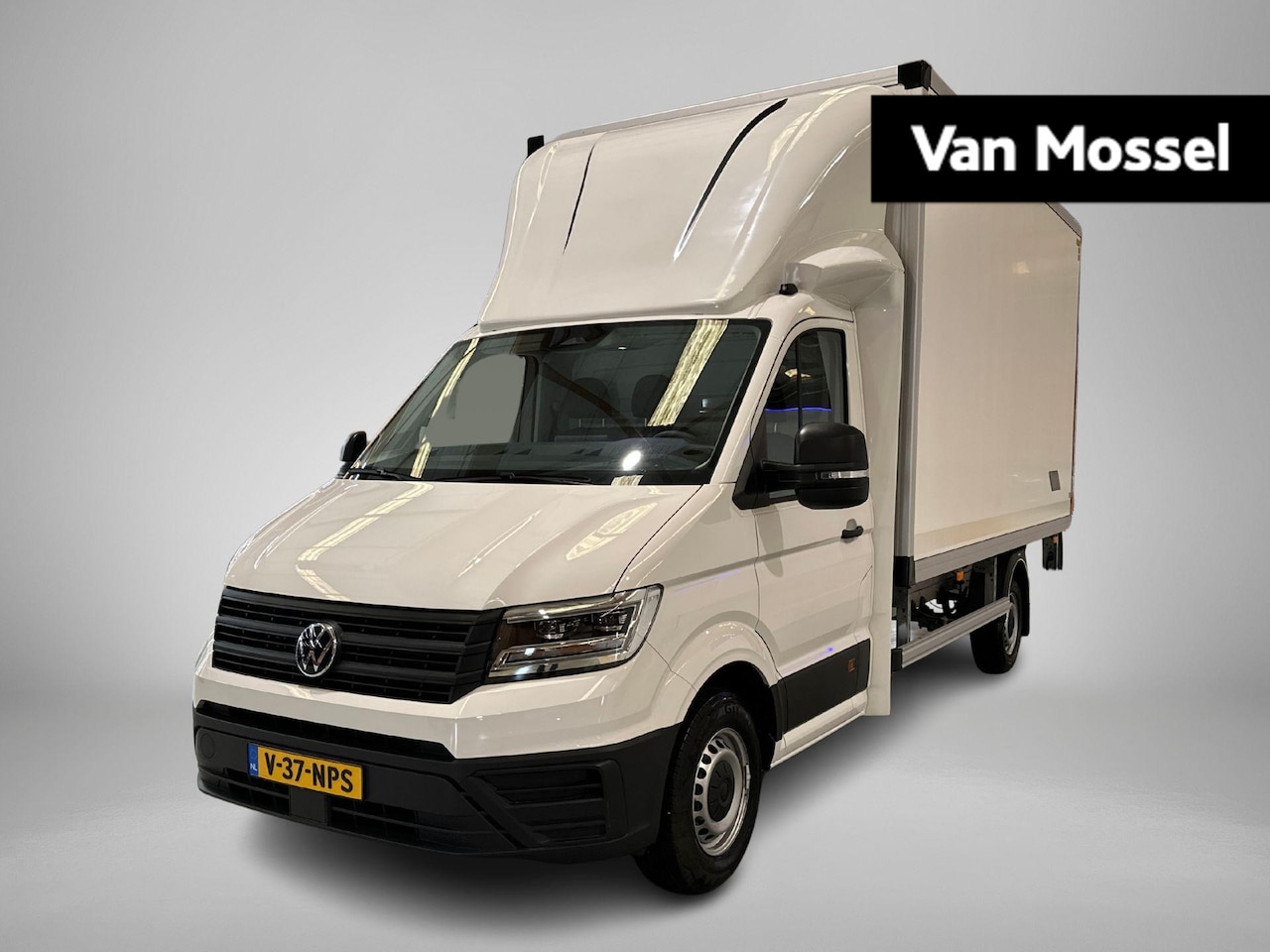 Volkswagen Crafter - 35 2.0 TDI L4 EL FWD 163 PK | BPM VRIJ | Bakwagen | Laadklep 750kg | 3-zits | Camera | App - AutoWereld.nl