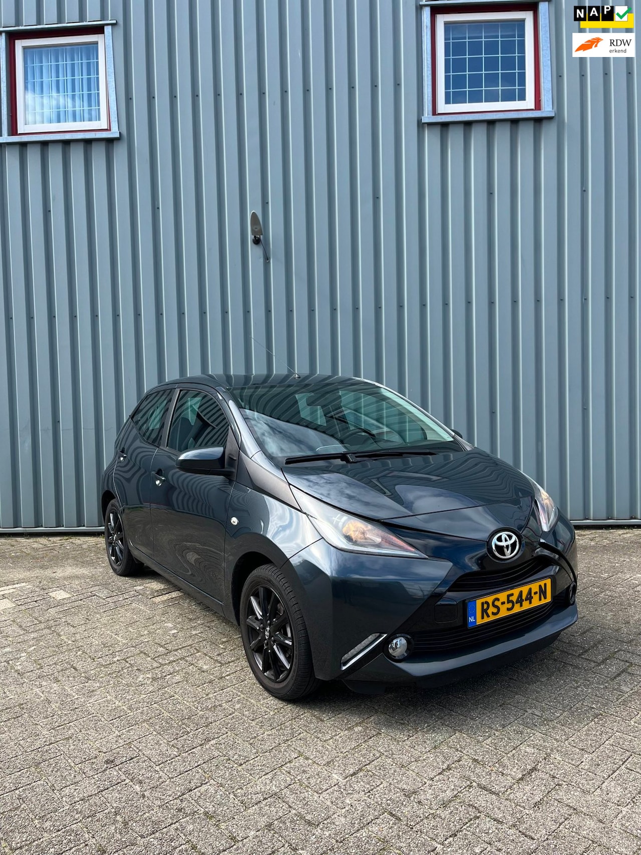 Toyota Aygo - 1.0 VVT-i x-play zeer goed onderhouden - AutoWereld.nl