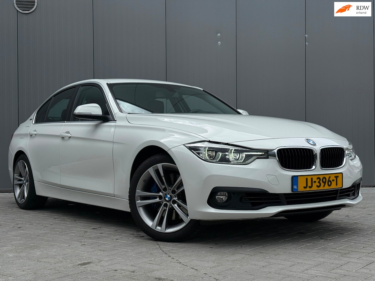 BMW 3-serie - 330e Centennial Executive 352PK Harman Carplay - AutoWereld.nl