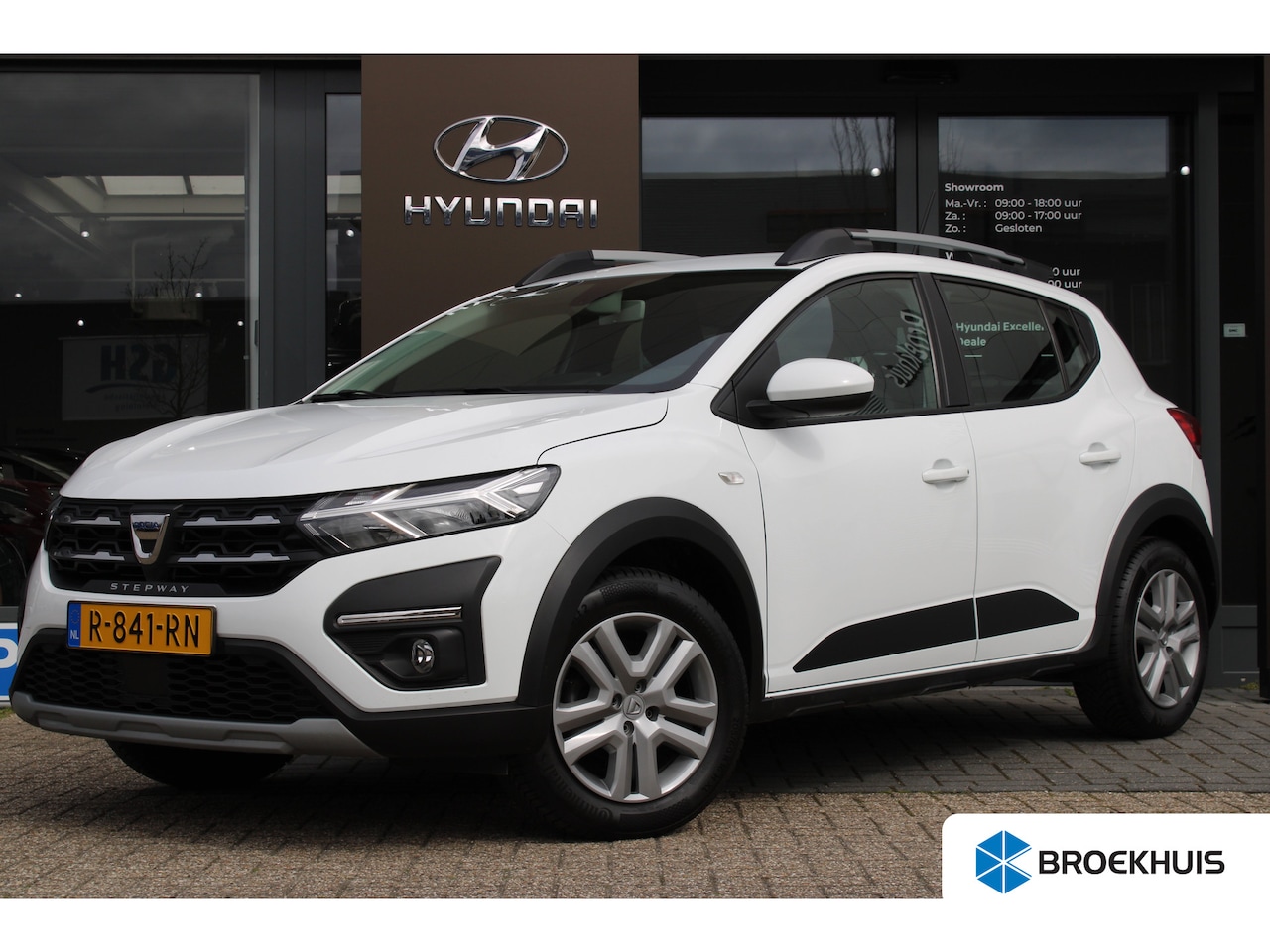 Dacia Sandero Stepway - 1.0 TCe 100 Bi-Fuel Essential | Airco | Android Auto / Apple CarPlay | DAB ontvanger - AutoWereld.nl