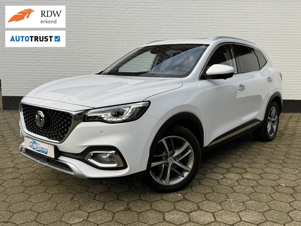 MG EHS - PHEV Luxury PANODAK l 360 l TREKHAAK l TOPSTAAT! - AutoWereld.nl