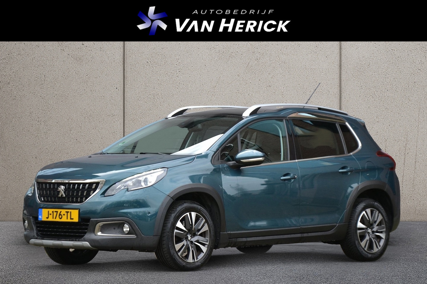 Peugeot 2008 - 1.2 PureTech Allure Automaat | Climate Control | Achteruitrijcamera | Panoramadak - AutoWereld.nl