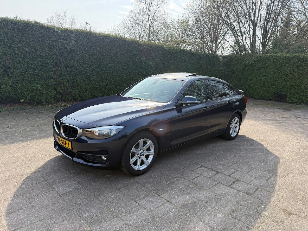 BMW 3-serie Gran Turismo - 318d Essential automaat pano - AutoWereld.nl