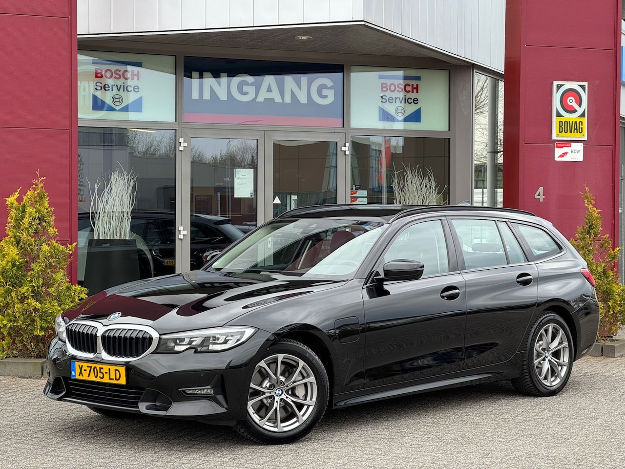 BMW 3-serie Touring - 330e High Executive 330e High Executive - AutoWereld.nl