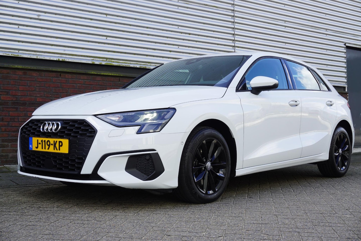 Audi A3 Sportback - 35 TFSI150PK/Digitaal Dashboard/Camera/Automatisch inparkeer hulpsysteem. - AutoWereld.nl