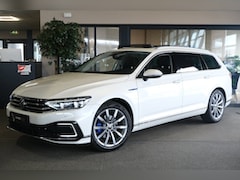 Volkswagen Passat Variant - 1.4 TSI PHEV GTE 218PK Pano Trekhaak IQ Led Alcantara DCC