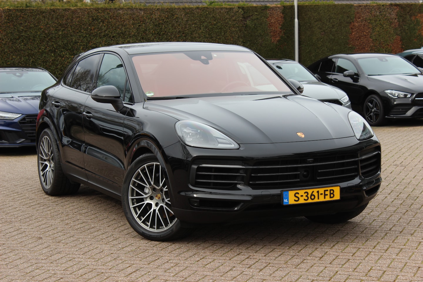 Porsche Cayenne Coupé - 3.0 E-Hybrid Platinum Edition / Panoramadak / 360Camera / Luchtvering / 21'' / Sfeerverlic - AutoWereld.nl